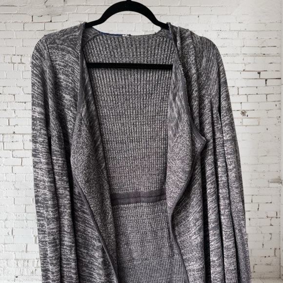 Lululemon Peace Of Mind Wrap - Picture 7 of 16